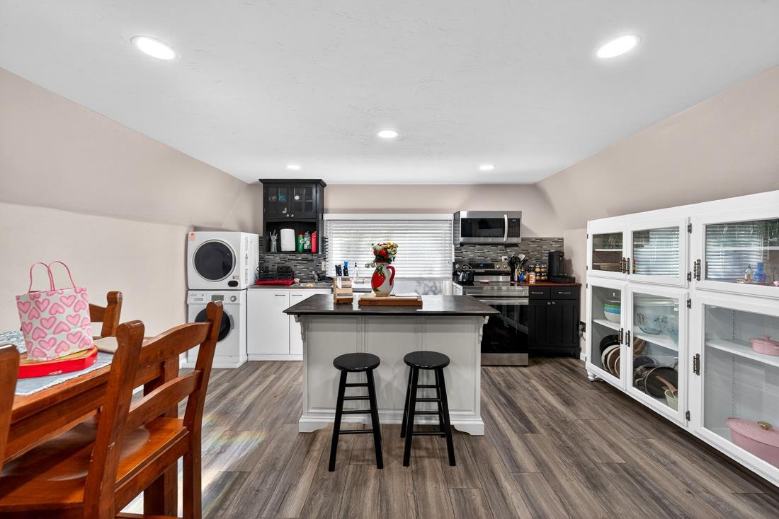 Detail Gallery Image 23 of 43 For 410 Pine Ave, Pacific Grove,  CA 93950 - – Beds | – Baths