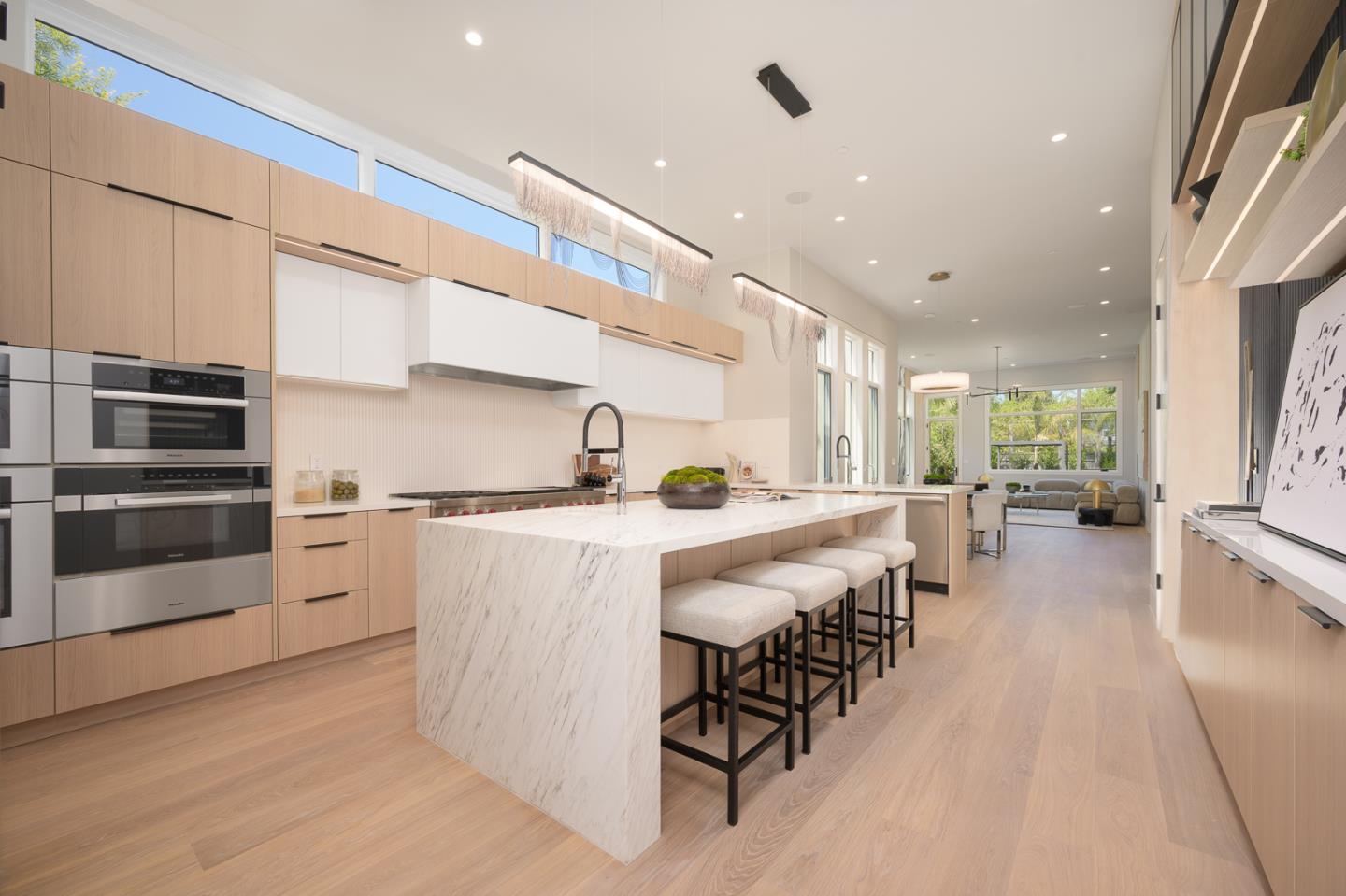 Detail Gallery Image 16 of 62 For 1027 Waverley St, Palo Alto,  CA 94301 - 6 Beds | 7/1 Baths