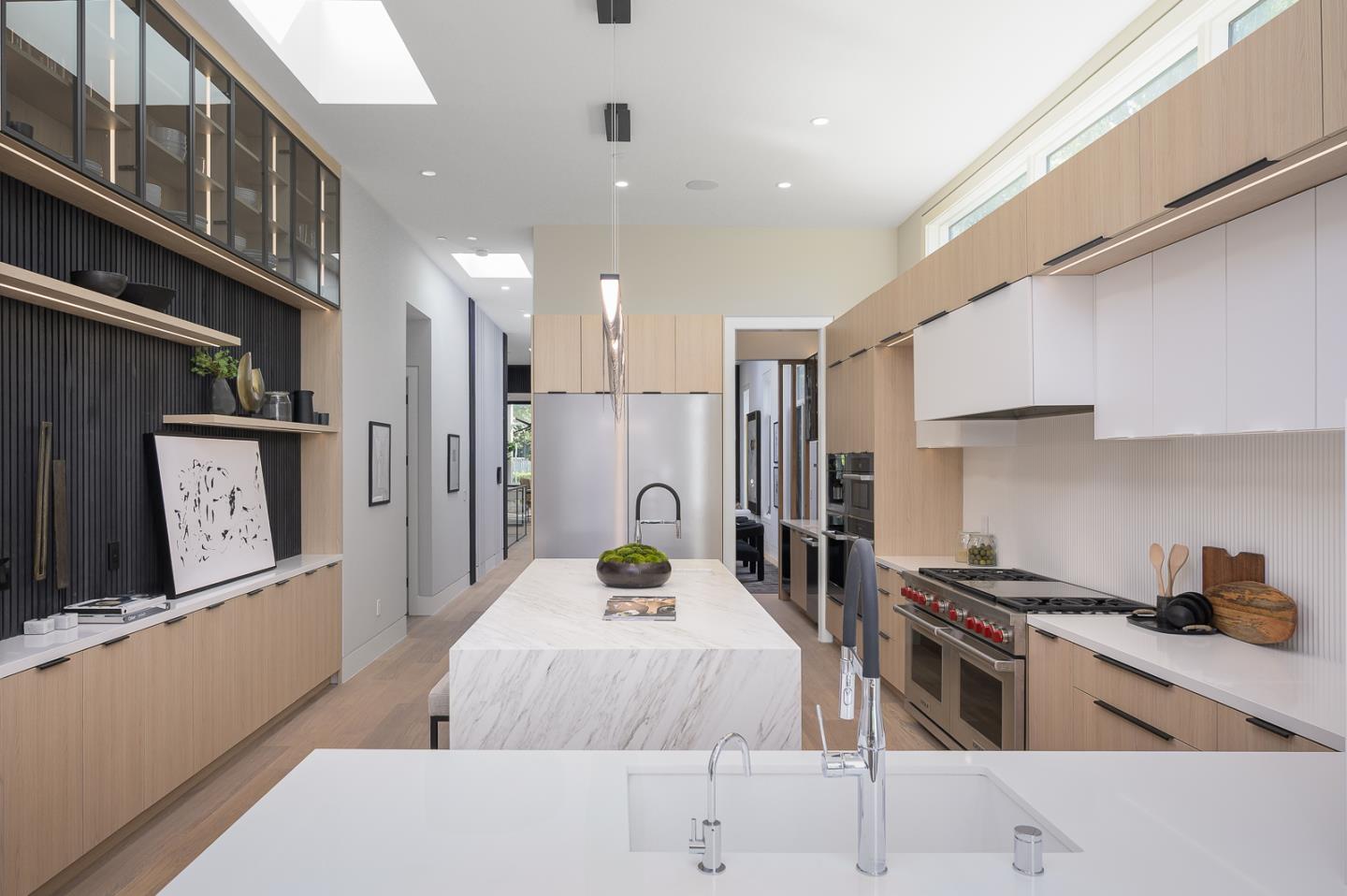 Detail Gallery Image 17 of 62 For 1027 Waverley St, Palo Alto,  CA 94301 - 6 Beds | 7/1 Baths