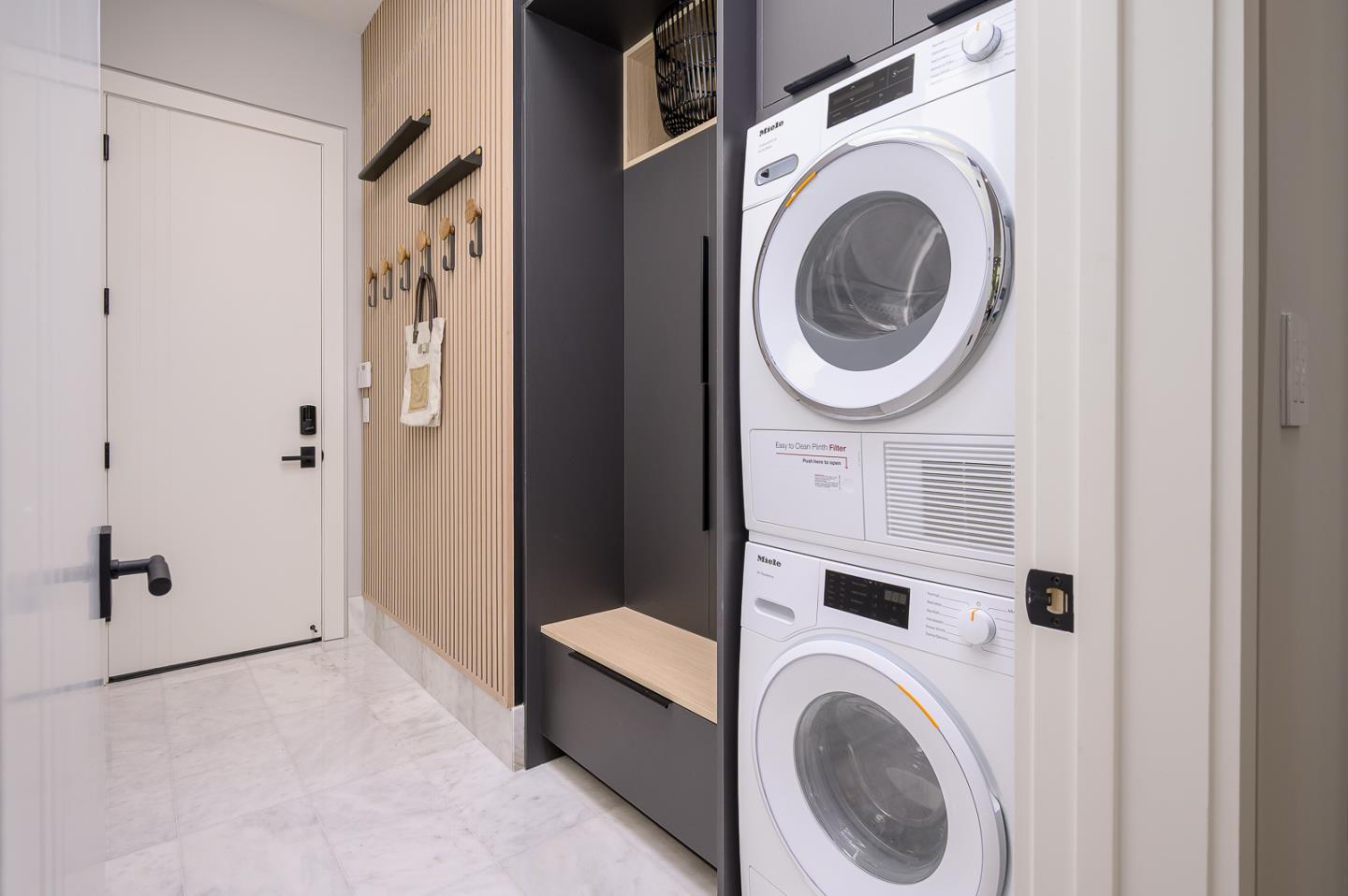 Detail Gallery Image 35 of 62 For 1027 Waverley St, Palo Alto,  CA 94301 - 6 Beds | 7/1 Baths