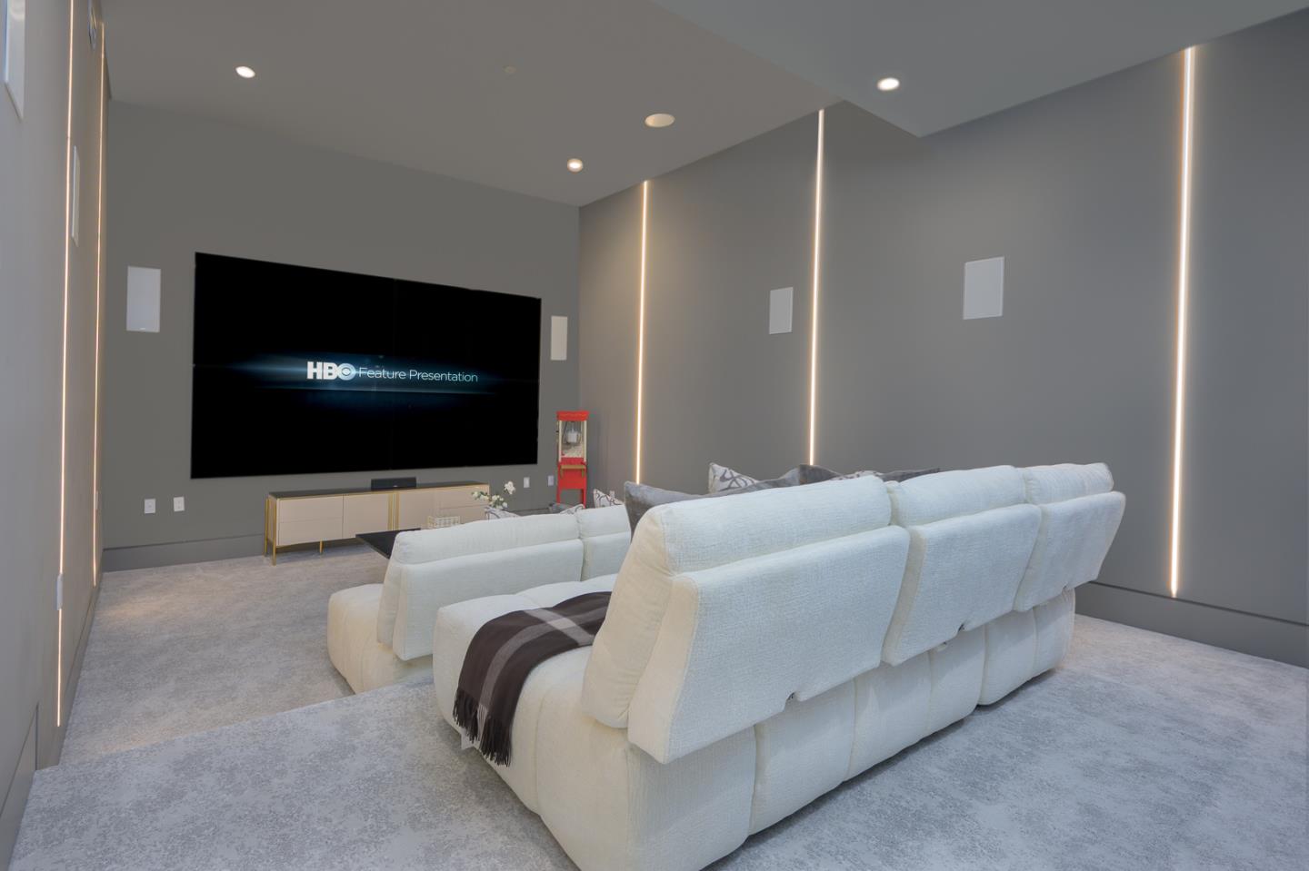 Detail Gallery Image 40 of 62 For 1027 Waverley St, Palo Alto,  CA 94301 - 6 Beds | 7/1 Baths