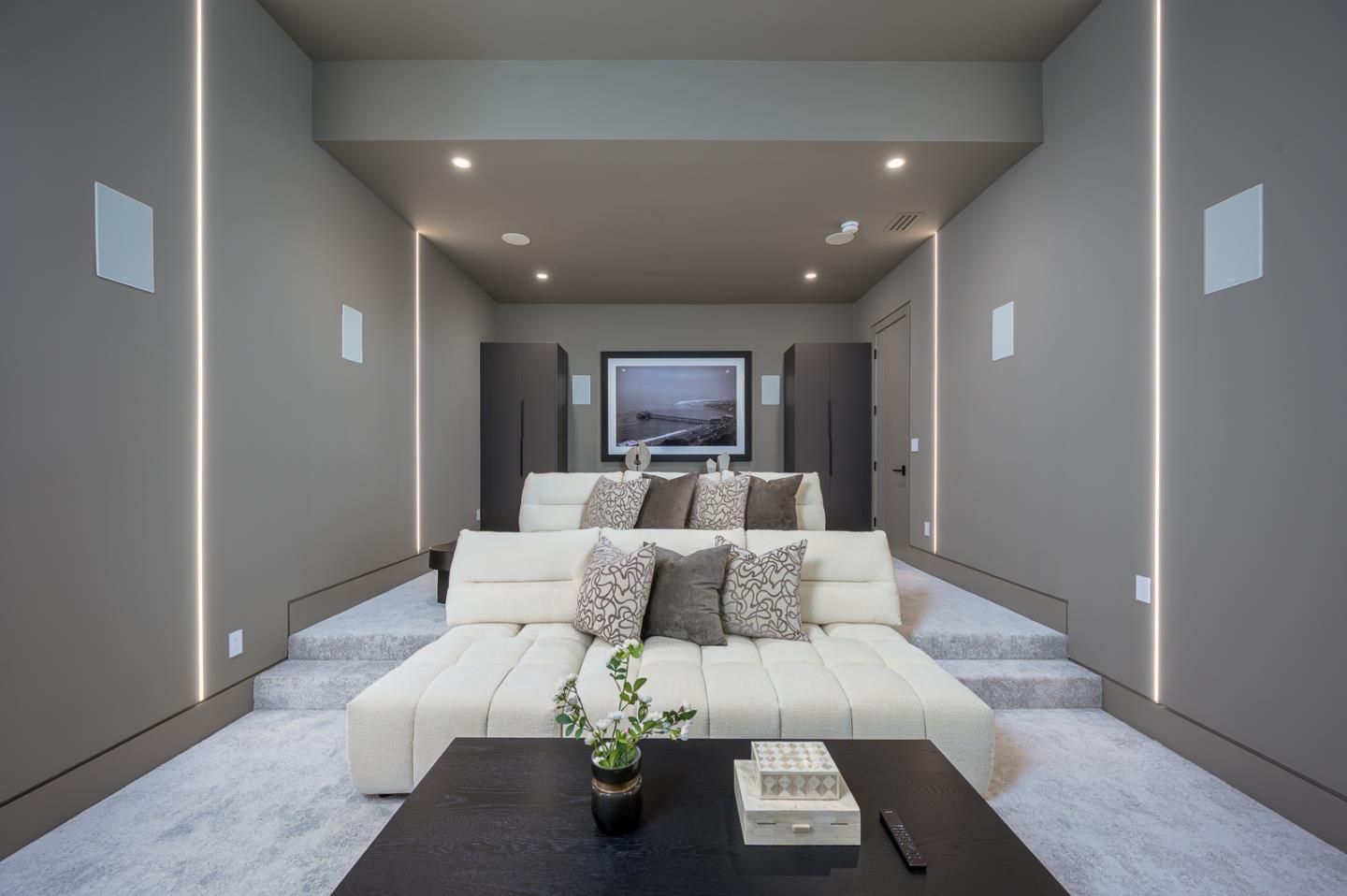 Detail Gallery Image 41 of 62 For 1027 Waverley St, Palo Alto,  CA 94301 - 6 Beds | 7/1 Baths