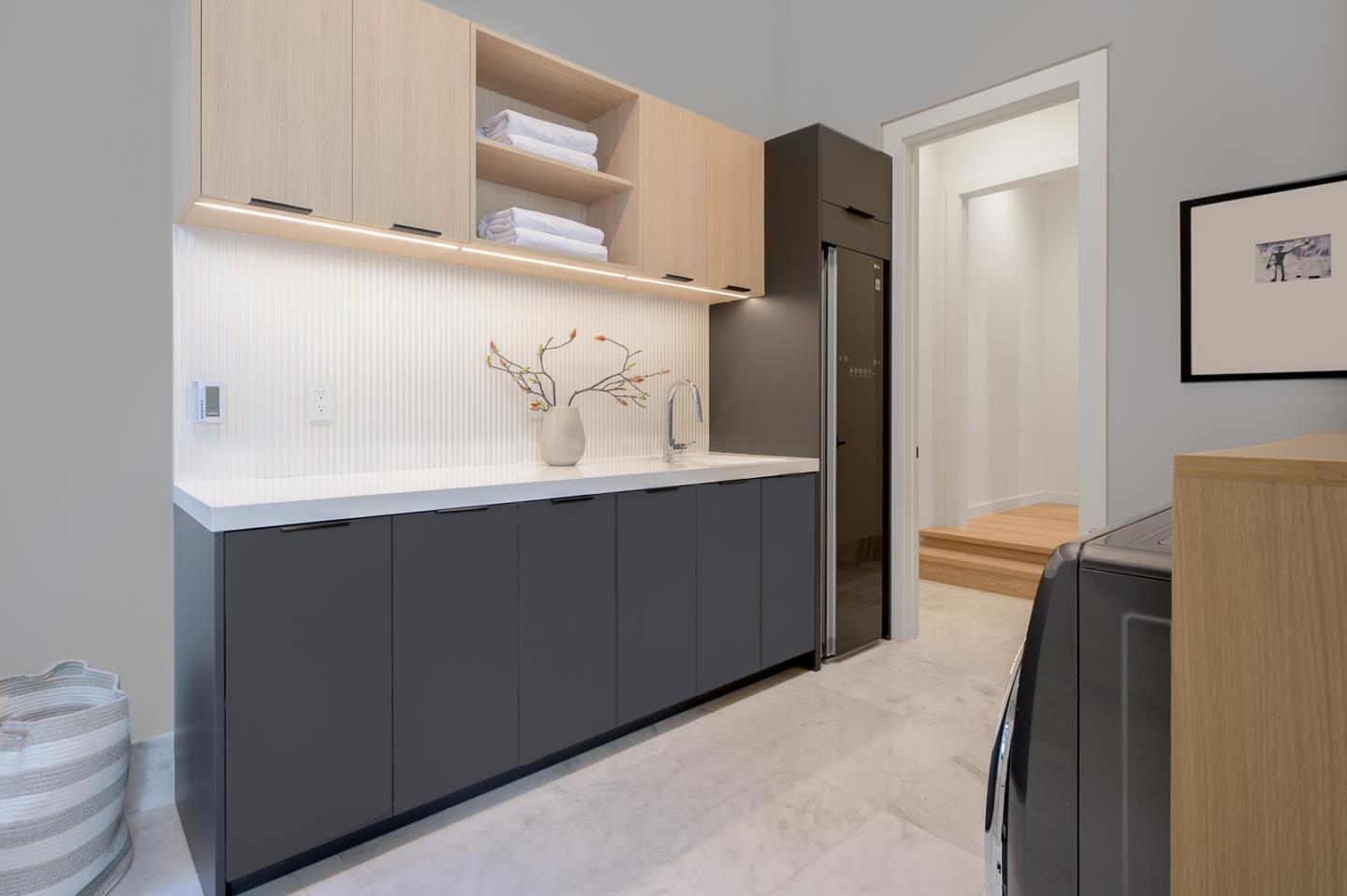 Detail Gallery Image 55 of 62 For 1027 Waverley St, Palo Alto,  CA 94301 - 6 Beds | 7/1 Baths