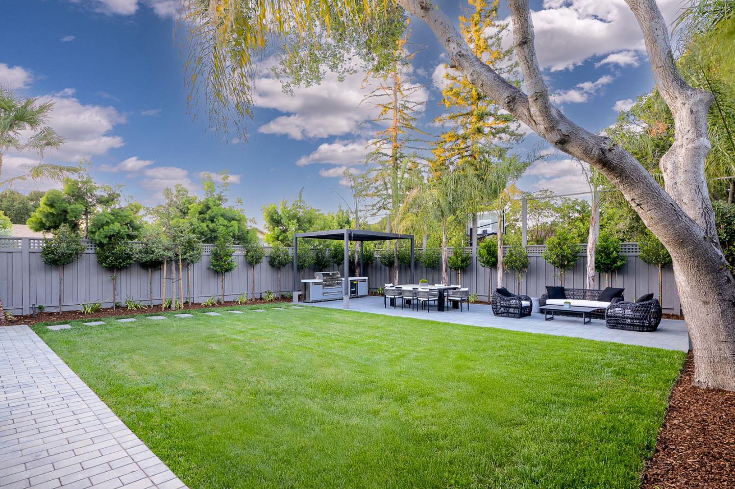 Detail Gallery Image 60 of 62 For 1027 Waverley St, Palo Alto,  CA 94301 - 6 Beds | 7/1 Baths