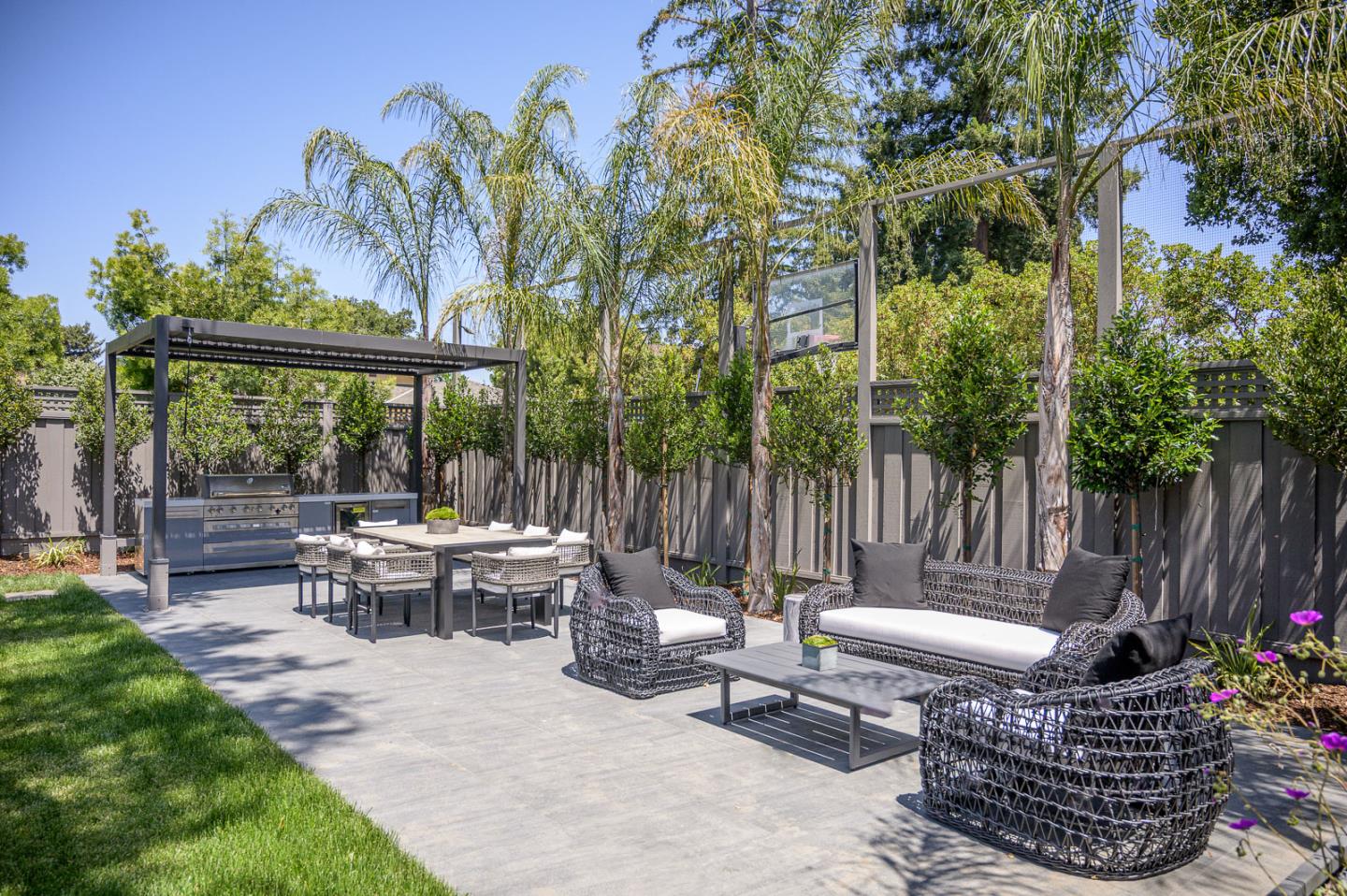 Detail Gallery Image 61 of 62 For 1027 Waverley St, Palo Alto,  CA 94301 - 6 Beds | 7/1 Baths