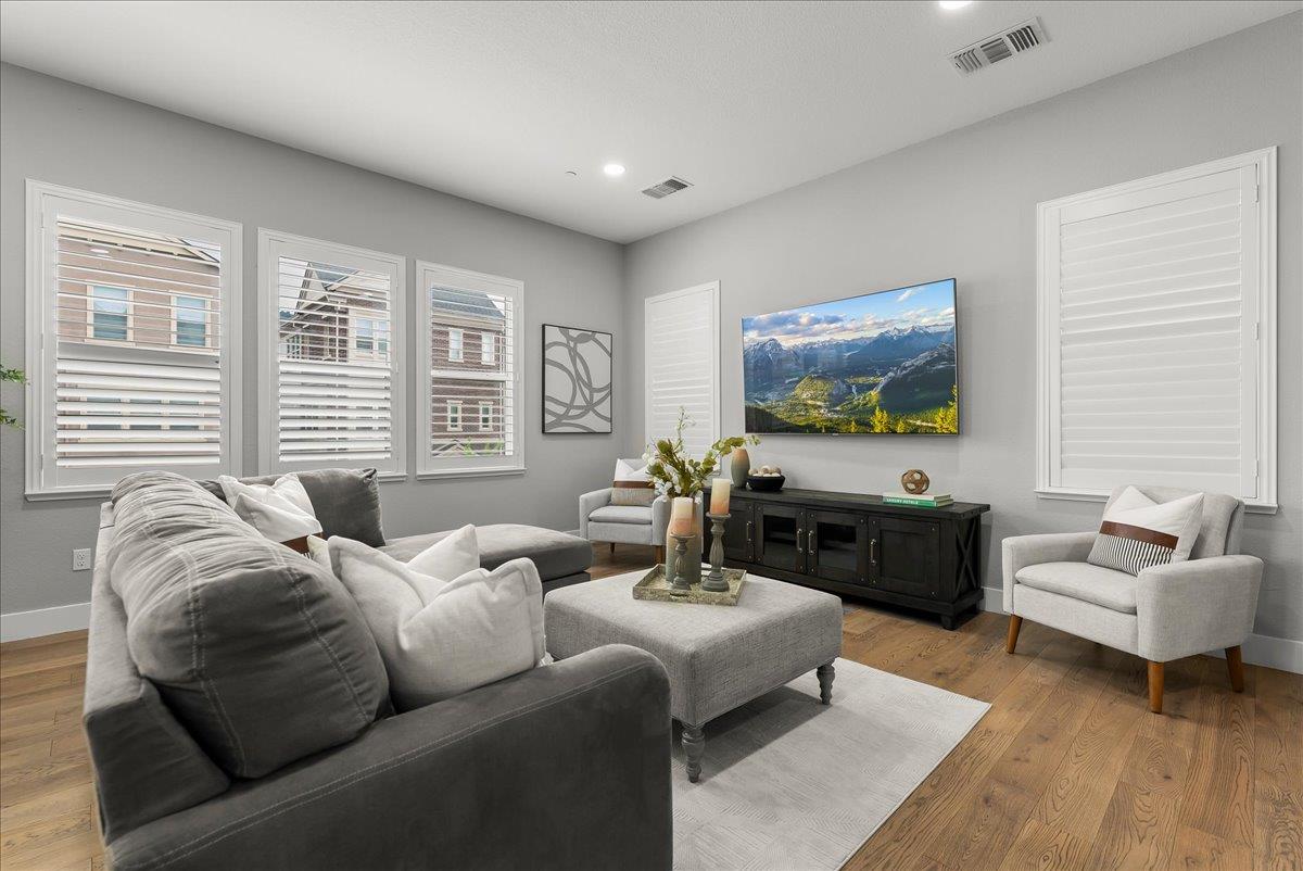 Detail Gallery Image 18 of 40 For 1448 Freeman Ln, Pleasanton,  CA 94566 - 4 Beds | 2/2 Baths