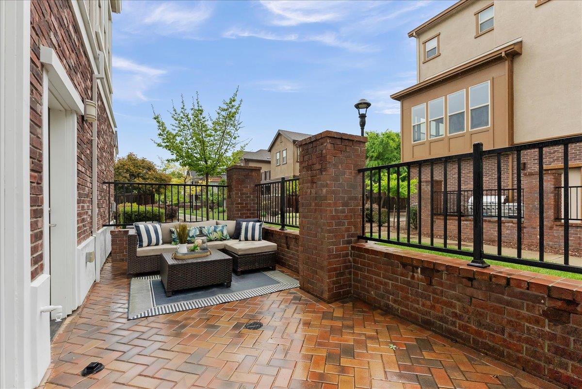 Detail Gallery Image 33 of 40 For 1448 Freeman Ln, Pleasanton,  CA 94566 - 4 Beds | 2/2 Baths