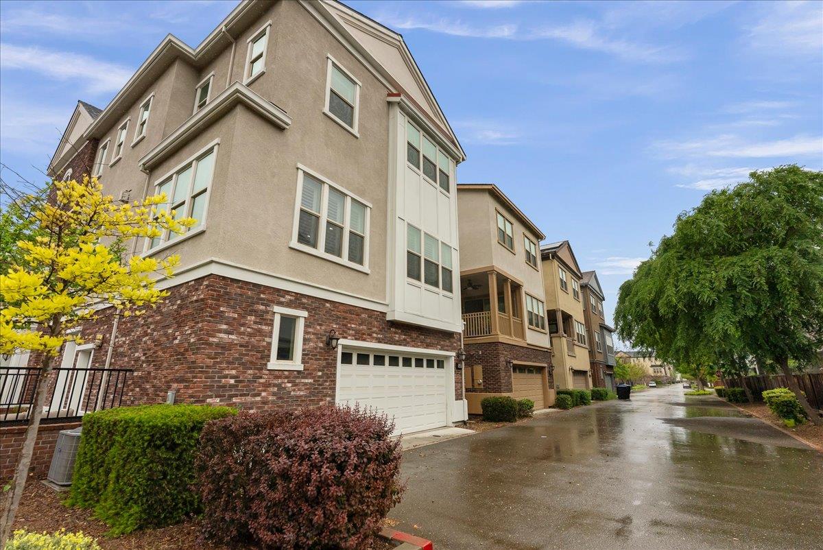 Detail Gallery Image 34 of 40 For 1448 Freeman Ln, Pleasanton,  CA 94566 - 4 Beds | 2/2 Baths