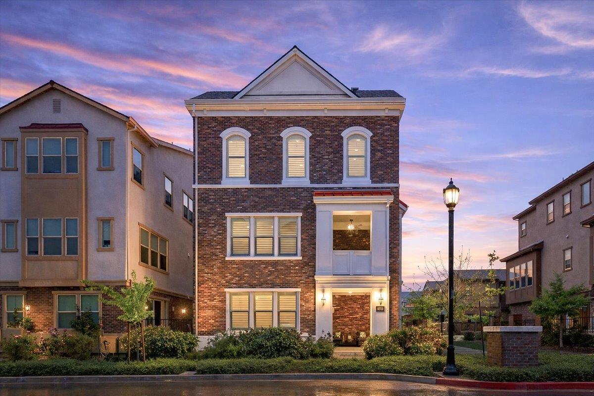 Detail Gallery Image 36 of 40 For 1448 Freeman Ln, Pleasanton,  CA 94566 - 4 Beds | 2/2 Baths