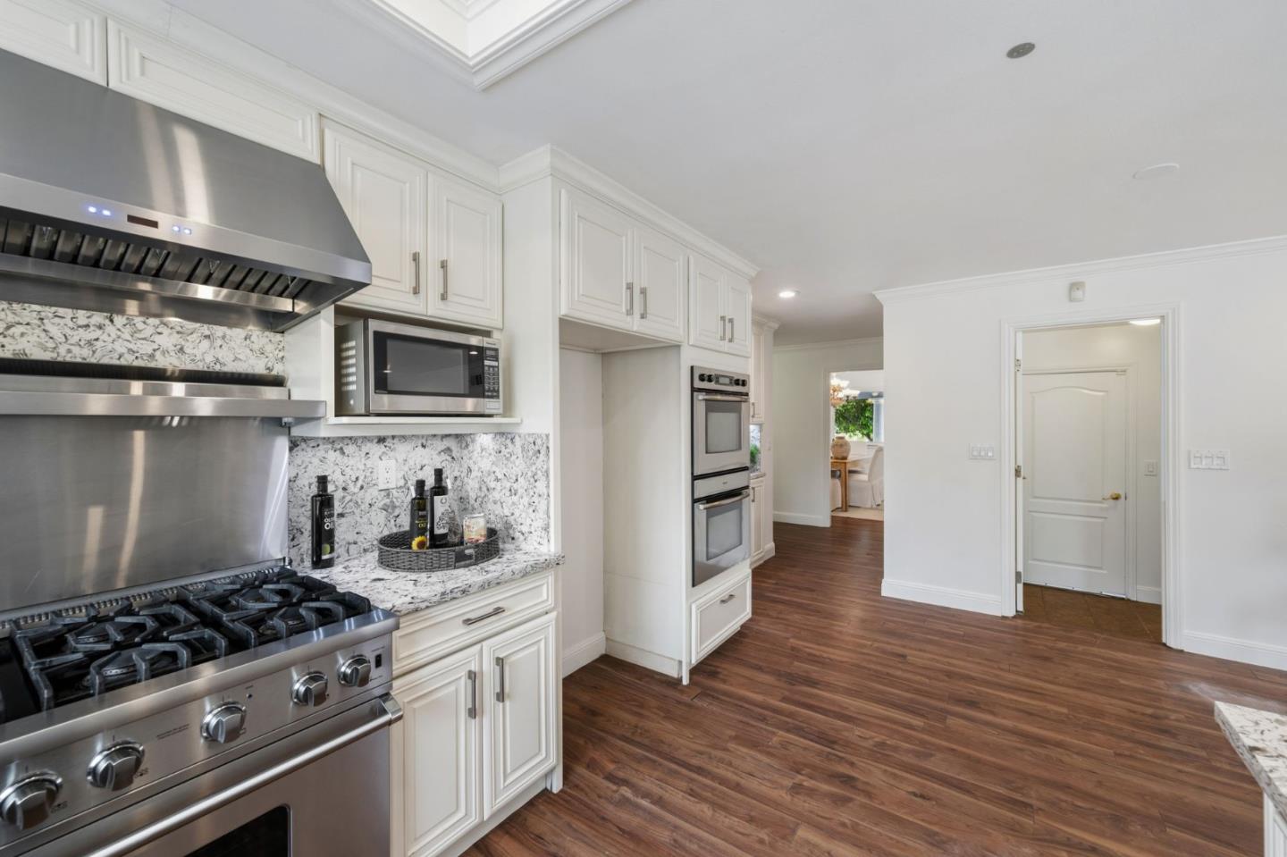 Detail Gallery Image 11 of 31 For 702 Royal Glen Dr, San Jose,  CA 95133 - 4 Beds | 2 Baths