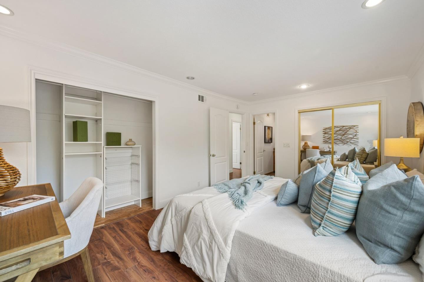 Detail Gallery Image 19 of 31 For 702 Royal Glen Dr, San Jose,  CA 95133 - 4 Beds | 2 Baths