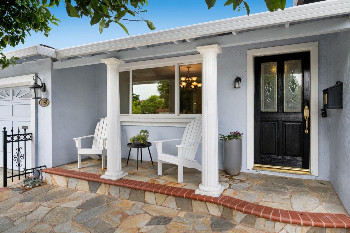 Detail Gallery Image 2 of 31 For 702 Royal Glen Dr, San Jose,  CA 95133 - 4 Beds | 2 Baths