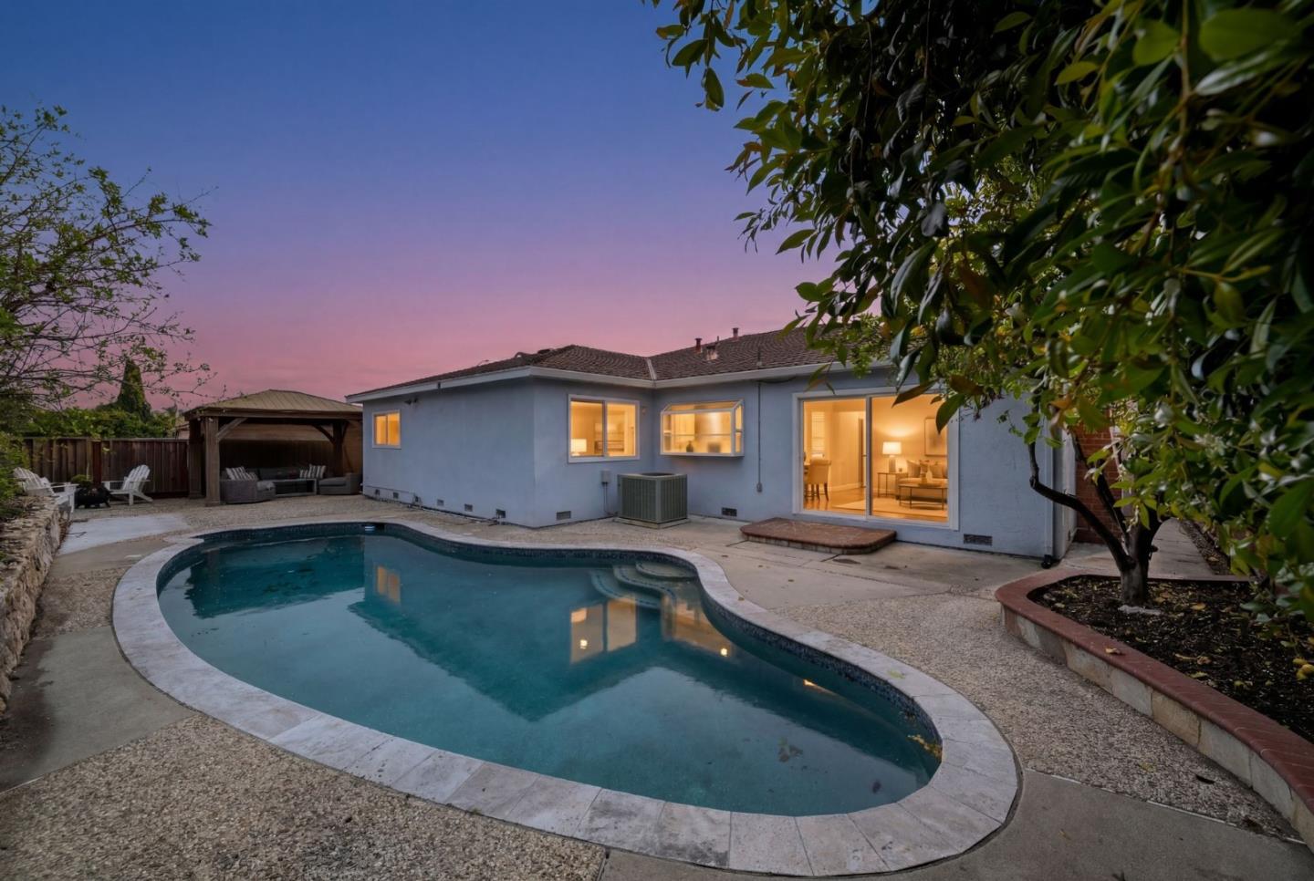 Detail Gallery Image 22 of 31 For 702 Royal Glen Dr, San Jose,  CA 95133 - 4 Beds | 2 Baths