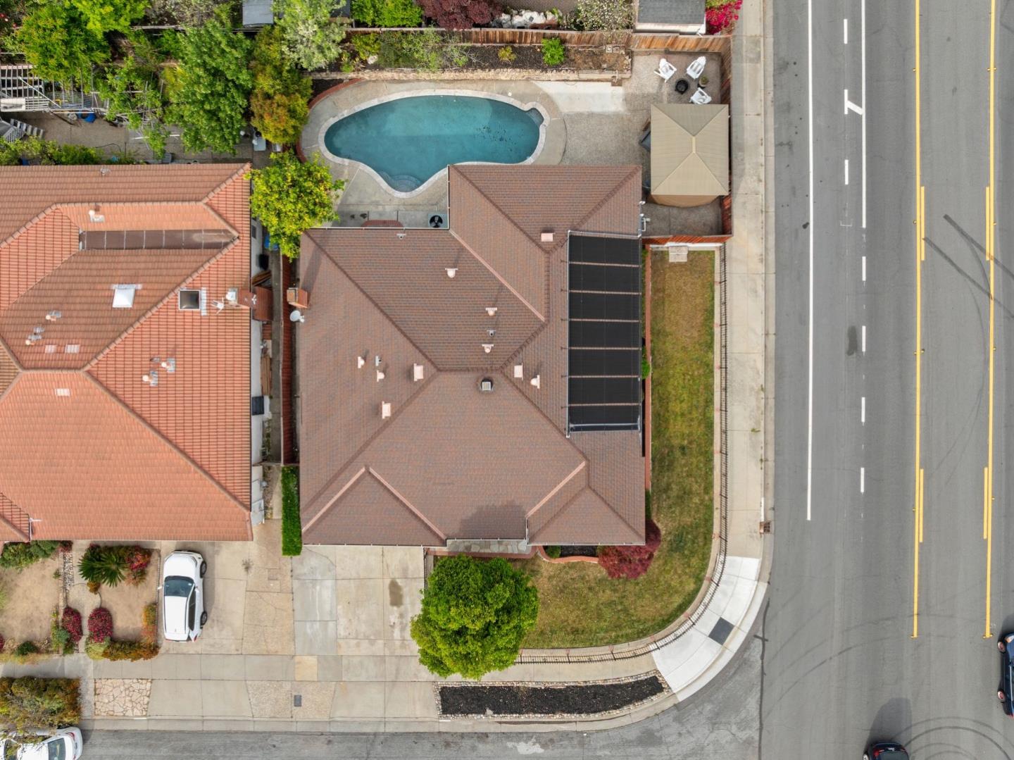 Detail Gallery Image 27 of 31 For 702 Royal Glen Dr, San Jose,  CA 95133 - 4 Beds | 2 Baths