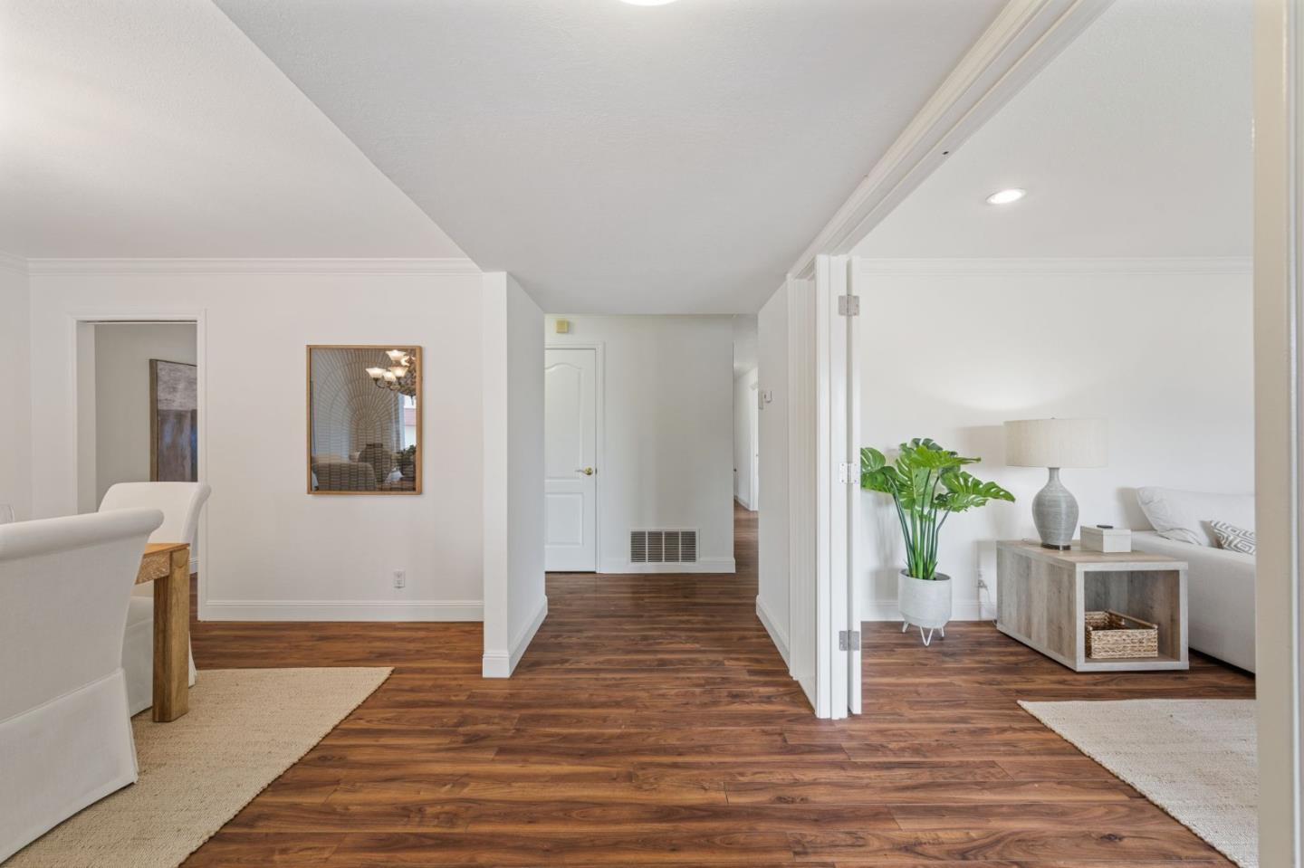 Detail Gallery Image 3 of 31 For 702 Royal Glen Dr, San Jose,  CA 95133 - 4 Beds | 2 Baths