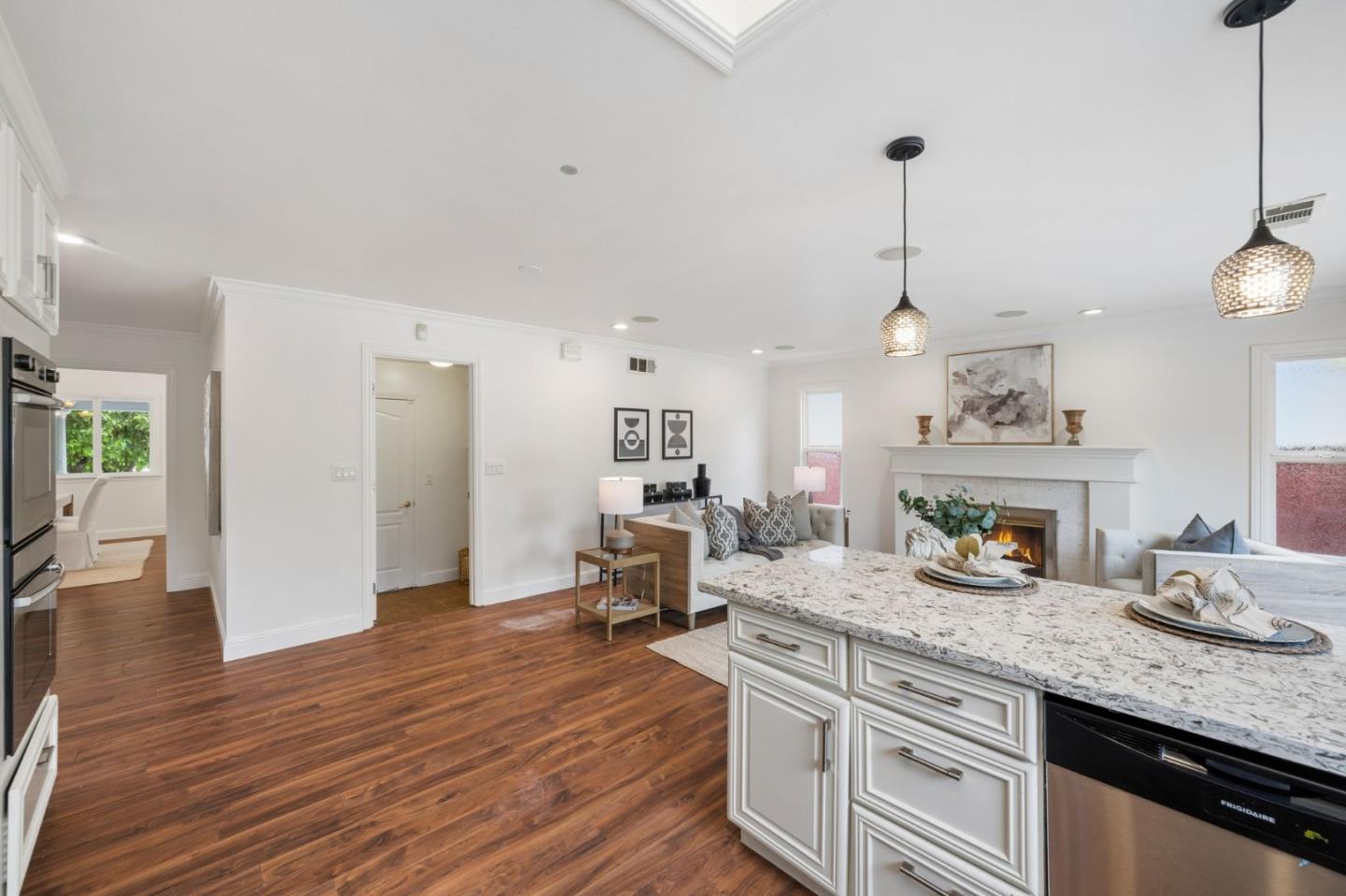 Detail Gallery Image 7 of 31 For 702 Royal Glen Dr, San Jose,  CA 95133 - 4 Beds | 2 Baths