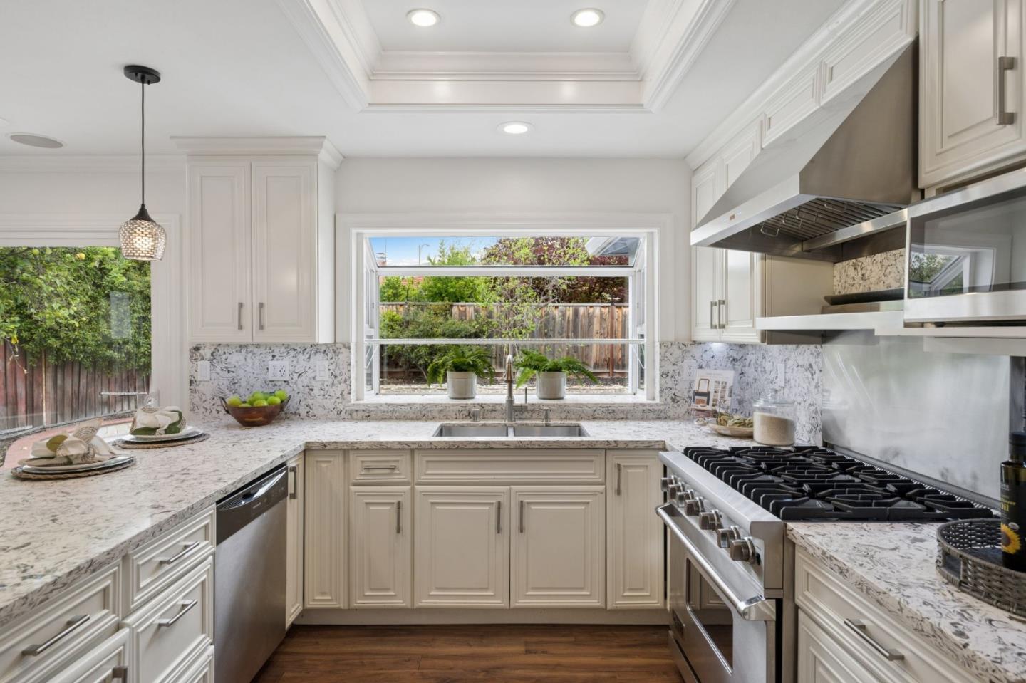 Detail Gallery Image 8 of 31 For 702 Royal Glen Dr, San Jose,  CA 95133 - 4 Beds | 2 Baths