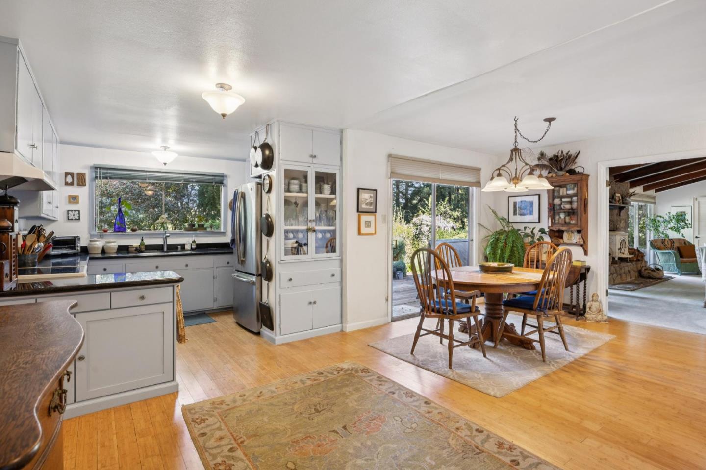 Detail Gallery Image 10 of 33 For 188 Martinez Rd, Woodside,  CA 94062 - 3 Beds | 2 Baths