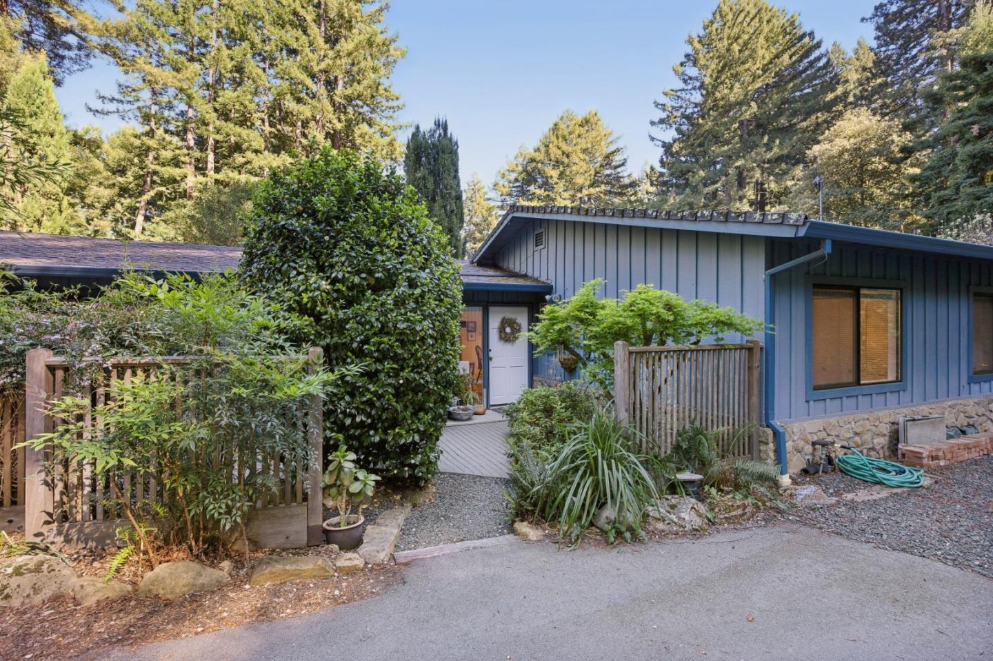 Detail Gallery Image 8 of 33 For 188 Martinez Rd, Woodside,  CA 94062 - 3 Beds | 2 Baths