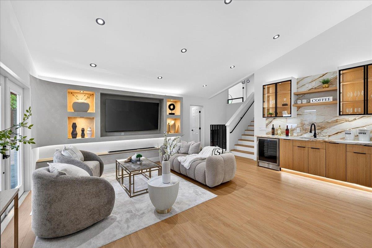 Detail Gallery Image 10 of 97 For 3512 Pleasant Crest Dr, San Jose,  CA 95148 - 5 Beds | 4 Baths