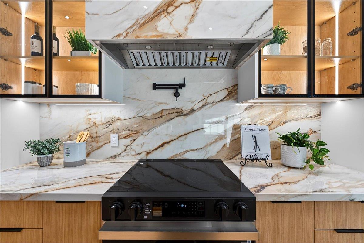 Detail Gallery Image 21 of 97 For 3512 Pleasant Crest Dr, San Jose,  CA 95148 - 5 Beds | 4 Baths