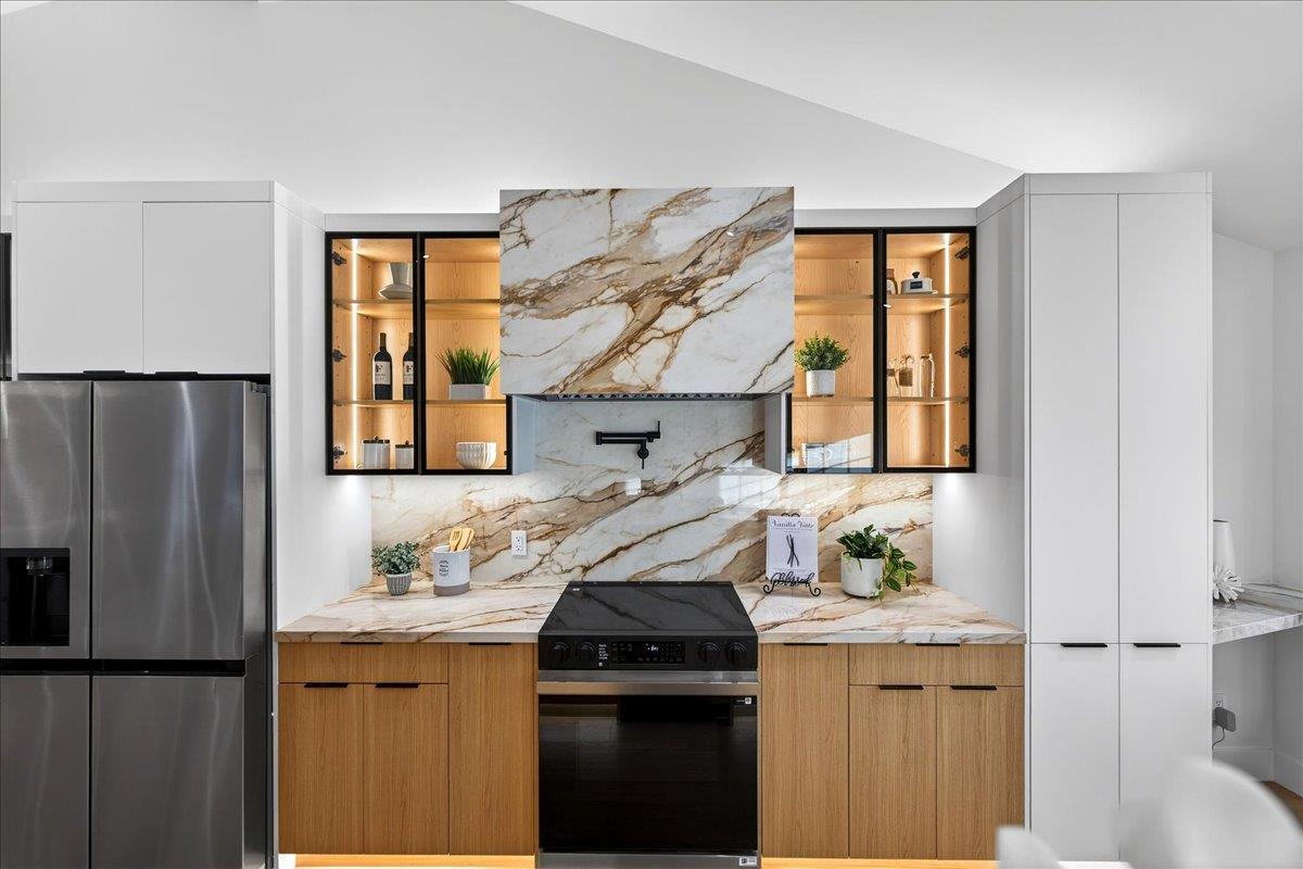 Detail Gallery Image 22 of 97 For 3512 Pleasant Crest Dr, San Jose,  CA 95148 - 5 Beds | 4 Baths