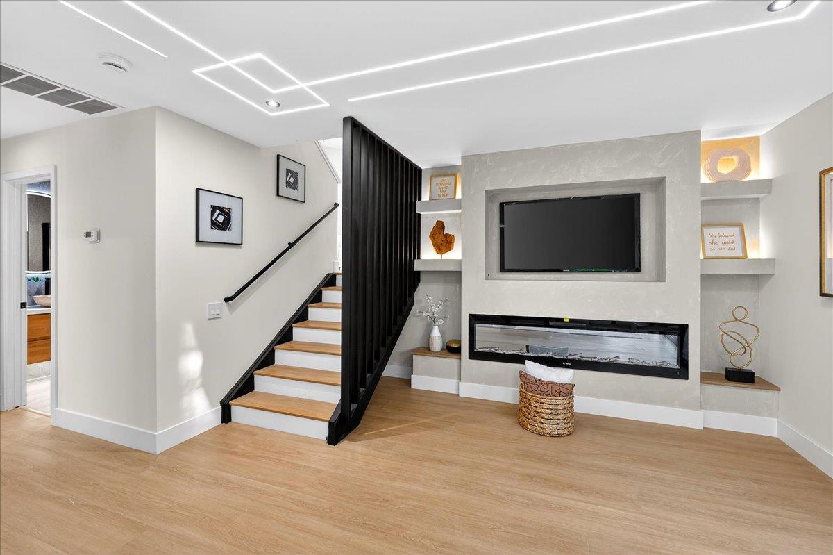 Detail Gallery Image 35 of 97 For 3512 Pleasant Crest Dr, San Jose,  CA 95148 - 5 Beds | 4 Baths