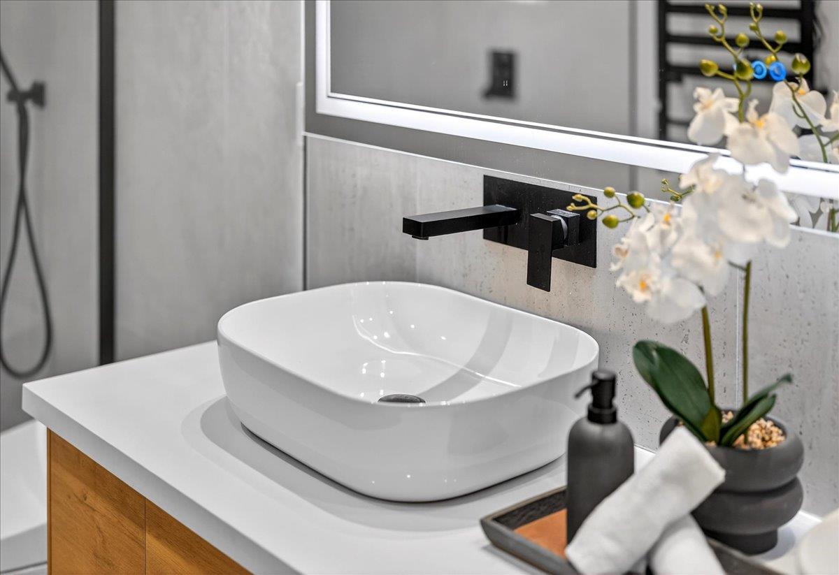 Detail Gallery Image 69 of 97 For 3512 Pleasant Crest Dr, San Jose,  CA 95148 - 5 Beds | 4 Baths