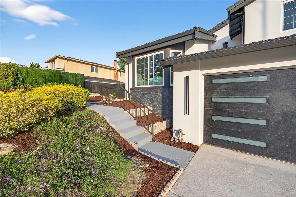 Detail Gallery Image 8 of 97 For 3512 Pleasant Crest Dr, San Jose,  CA 95148 - 5 Beds | 4 Baths