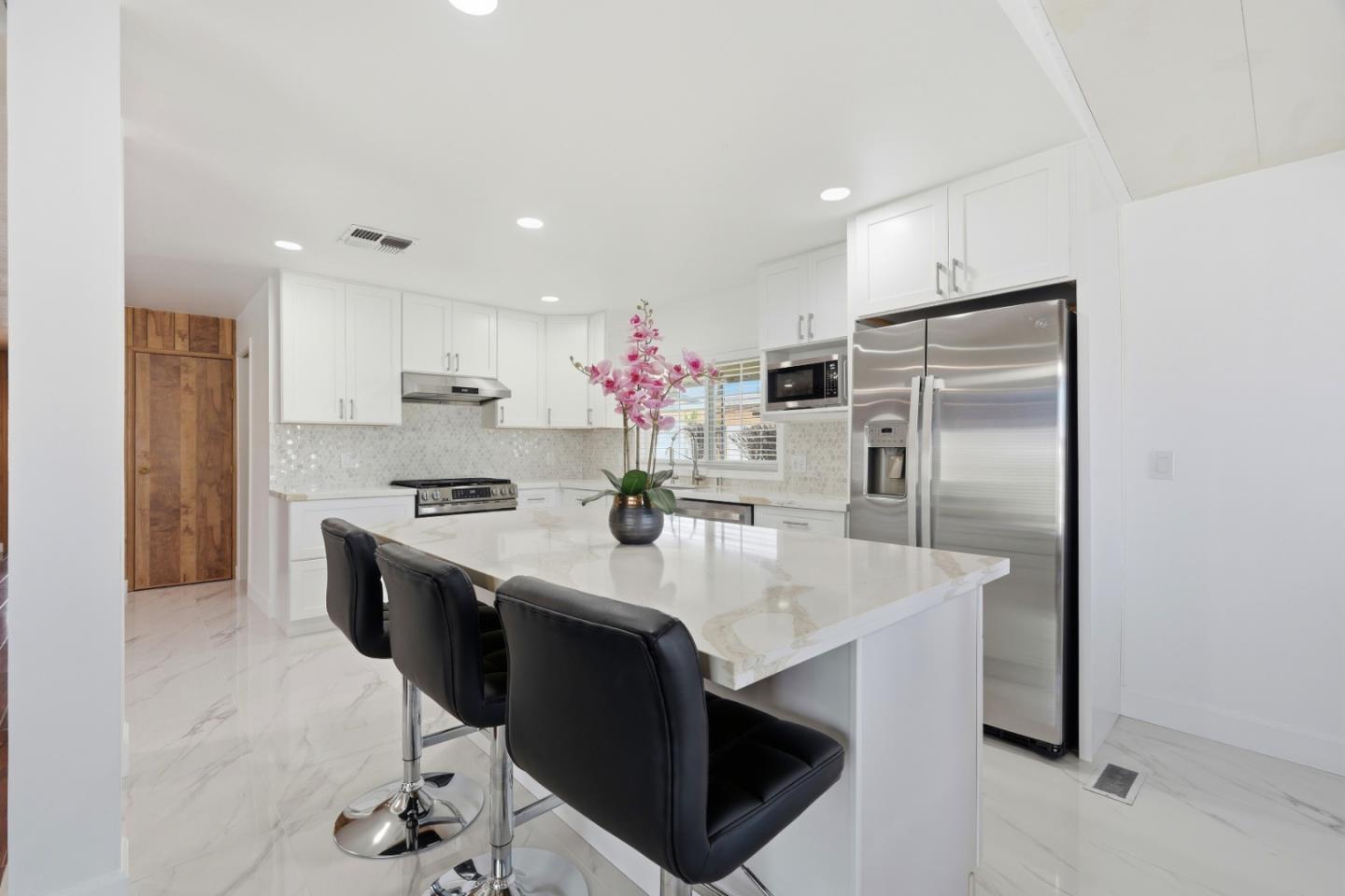 Detail Gallery Image 7 of 25 For 403 Chateau La Salle #403,  San Jose,  CA 95111 - 2 Beds | 2 Baths