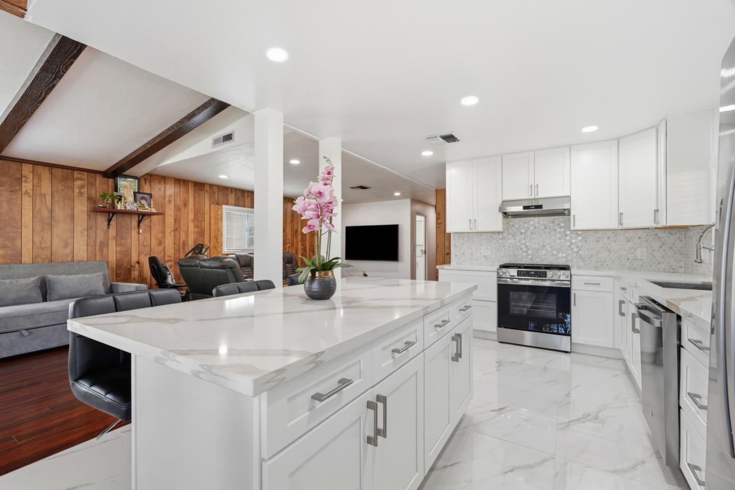 Detail Gallery Image 8 of 25 For 403 Chateau La Salle #403,  San Jose,  CA 95111 - 2 Beds | 2 Baths