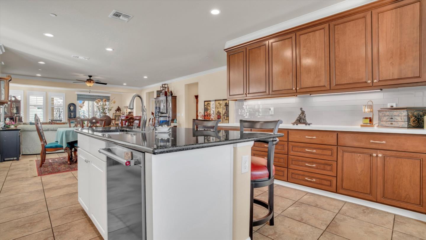 Detail Gallery Image 11 of 40 For 1467 Chestnut Hill Dr, Manteca,  CA 95336 - 3 Beds | 2 Baths