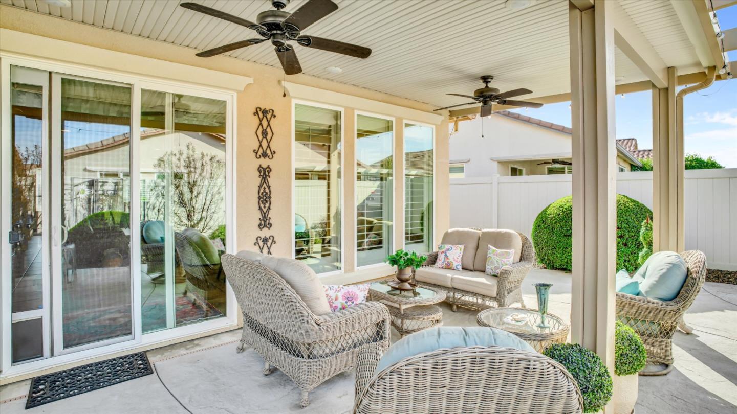 Detail Gallery Image 25 of 40 For 1467 Chestnut Hill Dr, Manteca,  CA 95336 - 3 Beds | 2 Baths