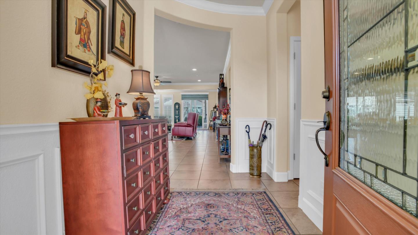 Detail Gallery Image 3 of 40 For 1467 Chestnut Hill Dr, Manteca,  CA 95336 - 3 Beds | 2 Baths