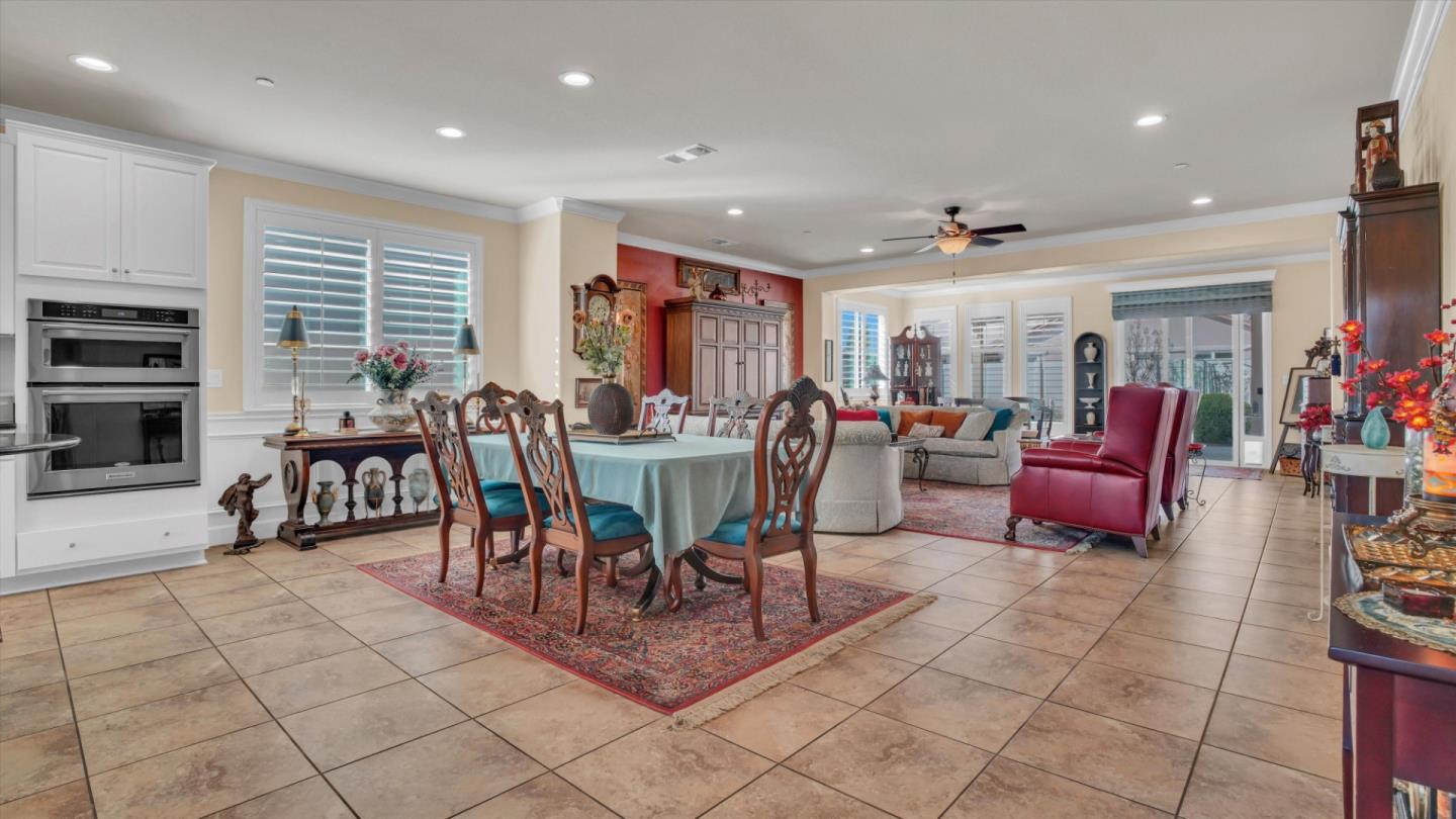 Detail Gallery Image 5 of 40 For 1467 Chestnut Hill Dr, Manteca,  CA 95336 - 3 Beds | 2 Baths