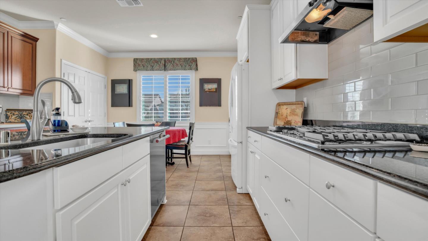 Detail Gallery Image 9 of 40 For 1467 Chestnut Hill Dr, Manteca,  CA 95336 - 3 Beds | 2 Baths