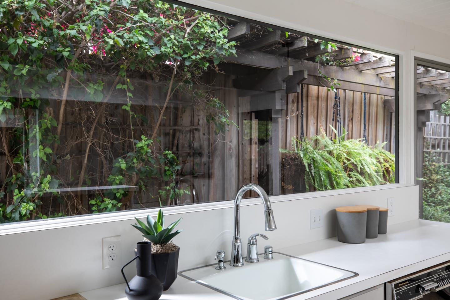 Detail Gallery Image 19 of 42 For 1487 Chukar Ct, Sunnyvale,  CA 94087 - 4 Beds | 2 Baths