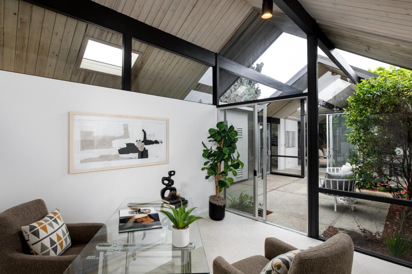 Detail Gallery Image 32 of 42 For 1487 Chukar Ct, Sunnyvale,  CA 94087 - 4 Beds | 2 Baths