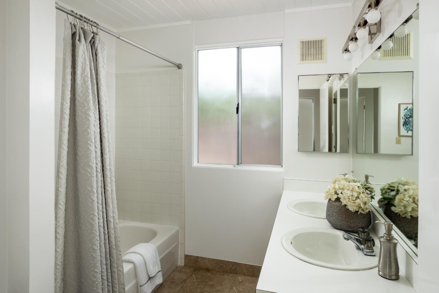 Detail Gallery Image 33 of 42 For 1487 Chukar Ct, Sunnyvale,  CA 94087 - 4 Beds | 2 Baths