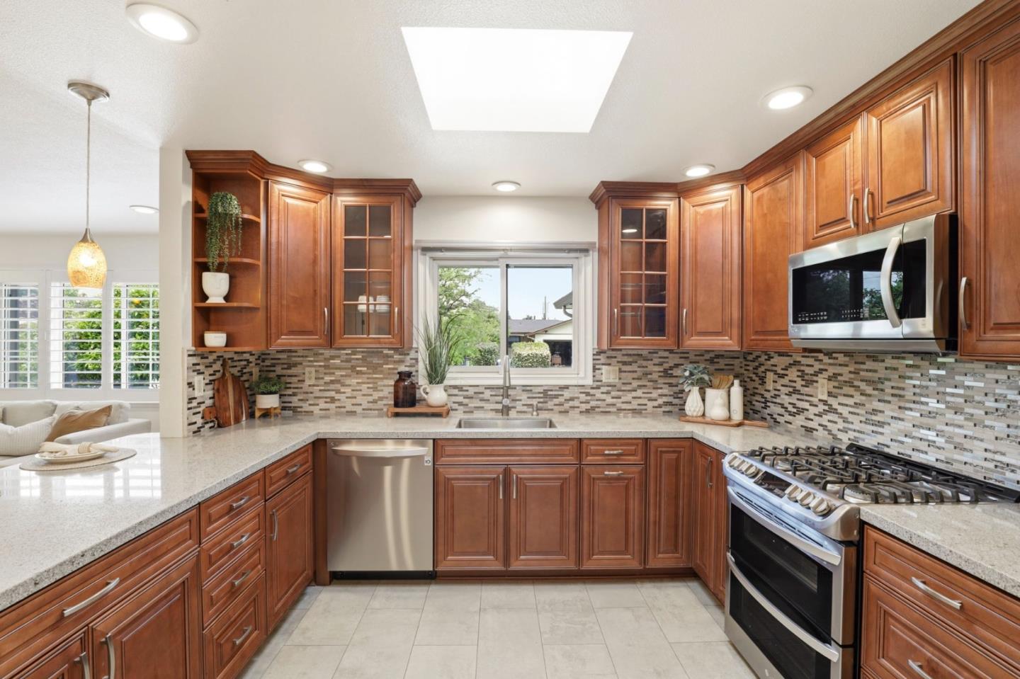 Detail Gallery Image 11 of 56 For 38333 Corrigan Ct, Fremont,  CA 94536 - 3 Beds | 2 Baths