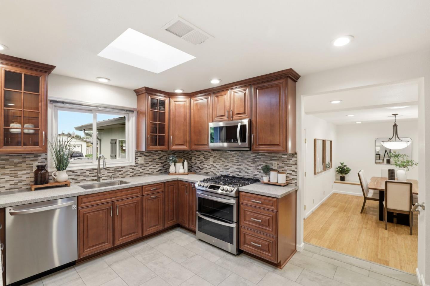 Detail Gallery Image 13 of 56 For 38333 Corrigan Ct, Fremont,  CA 94536 - 3 Beds | 2 Baths