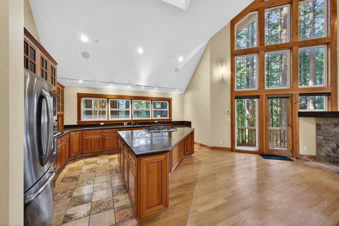 Detail Gallery Image 12 of 25 For Skyline Blvd, Woodside,  CA 94062 - 4 Beds | 4 Baths