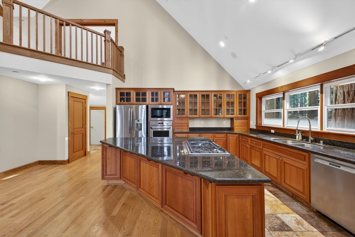 Detail Gallery Image 13 of 25 For Skyline Blvd, Woodside,  CA 94062 - 4 Beds | 4 Baths