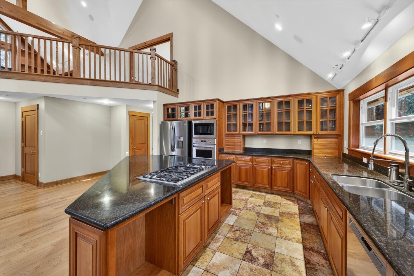 Detail Gallery Image 14 of 25 For Skyline Blvd, Woodside,  CA 94062 - 4 Beds | 4 Baths