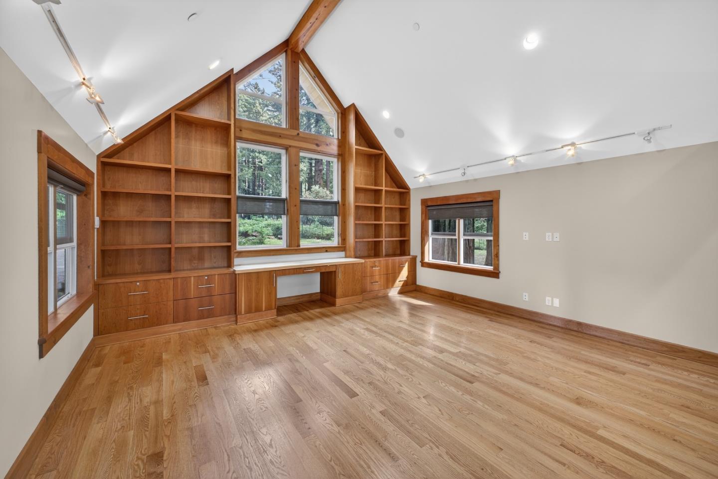 Detail Gallery Image 17 of 25 For Skyline Blvd, Woodside,  CA 94062 - 4 Beds | 4 Baths