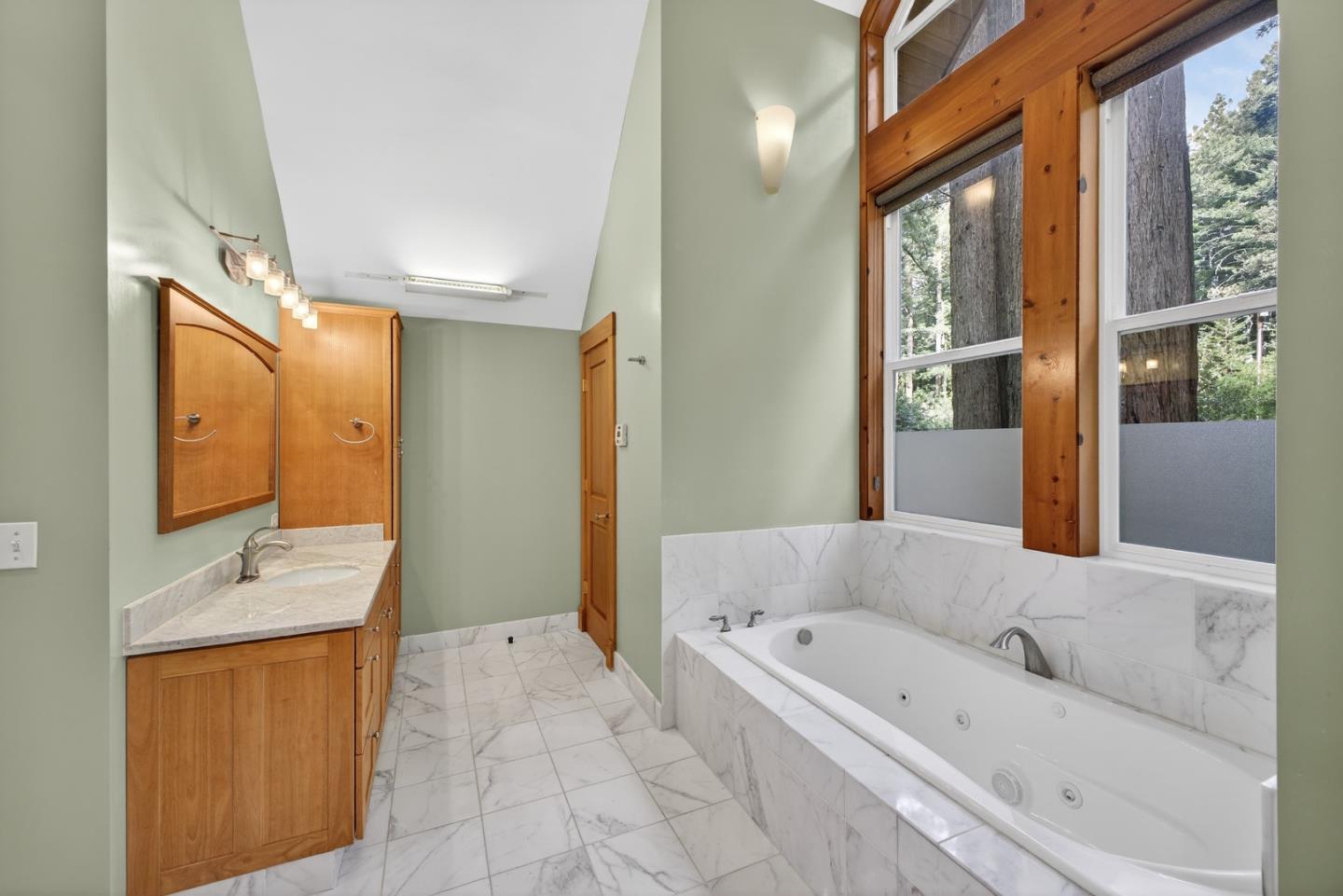 Detail Gallery Image 30 of 43 For 13370 Skyline Blvd, Woodside,  CA 94062 - 4 Beds | 4 Baths