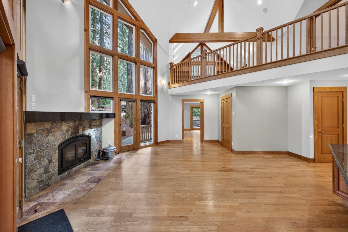 Detail Gallery Image 8 of 25 For Skyline Blvd, Woodside,  CA 94062 - 4 Beds | 4 Baths