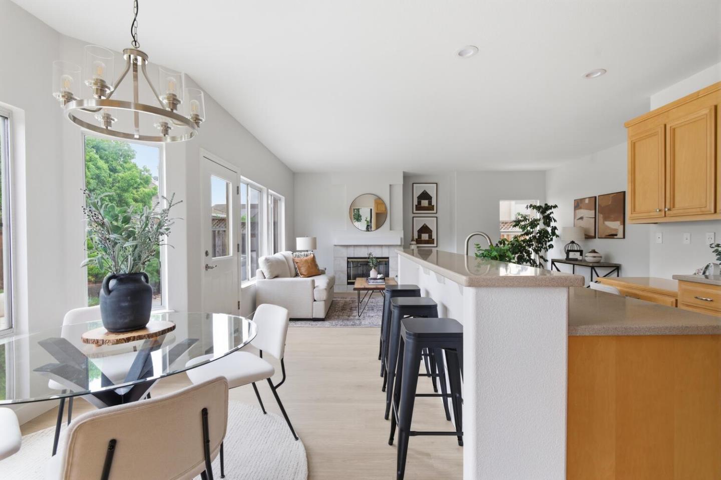 Detail Gallery Image 12 of 31 For 9358 Lone Deer Way, Gilroy,  CA 95020 - 5 Beds | 3 Baths