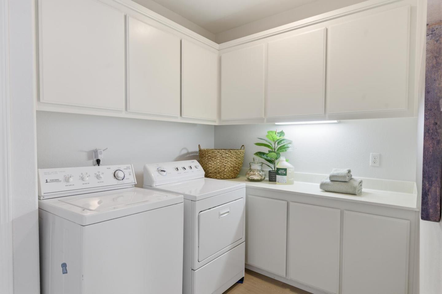 Detail Gallery Image 14 of 31 For 9358 Lone Deer Way, Gilroy,  CA 95020 - 5 Beds | 3 Baths