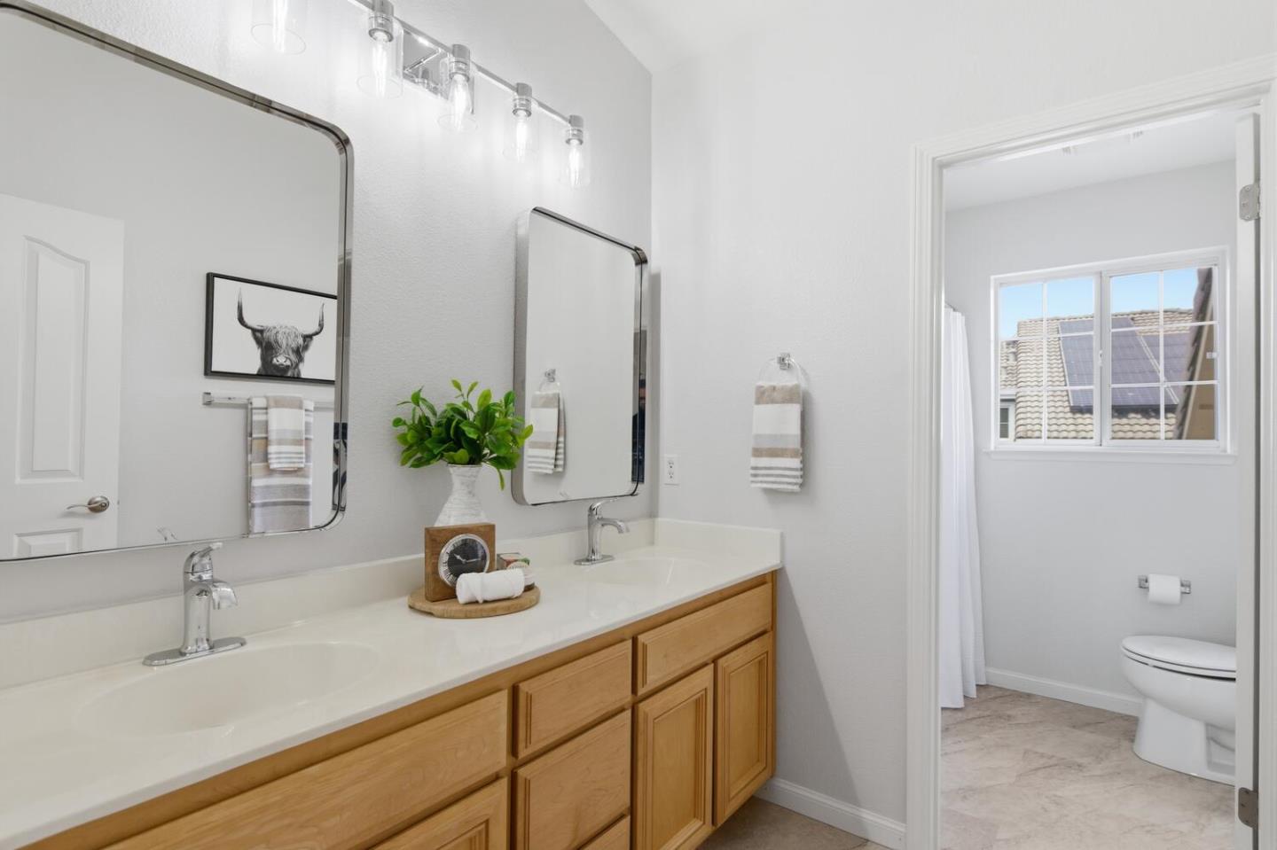 Detail Gallery Image 25 of 31 For 9358 Lone Deer Way, Gilroy,  CA 95020 - 5 Beds | 3 Baths